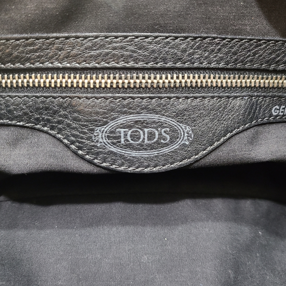 TOD'S Black Miky Genuine Leather Shoulder Bag Handcrafted in Italy - Picture 13 of 16